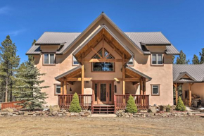 Grand Angel Fire Retreat with Hot Tub and Fire Pit!